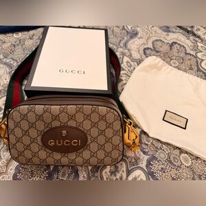 Authentic Gucci Neo Vintage GG Supreme Crossbody Bag
